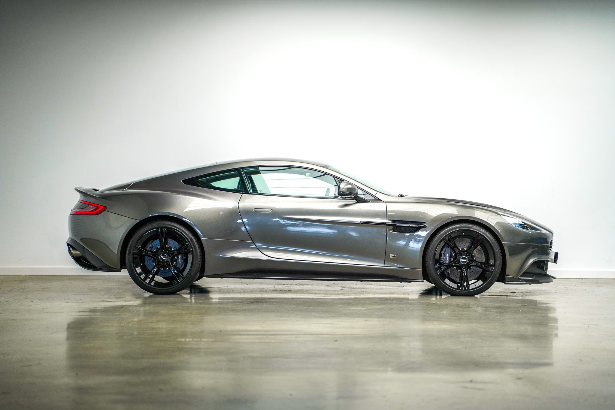 2017 Aston Martin V12 Vanquish S