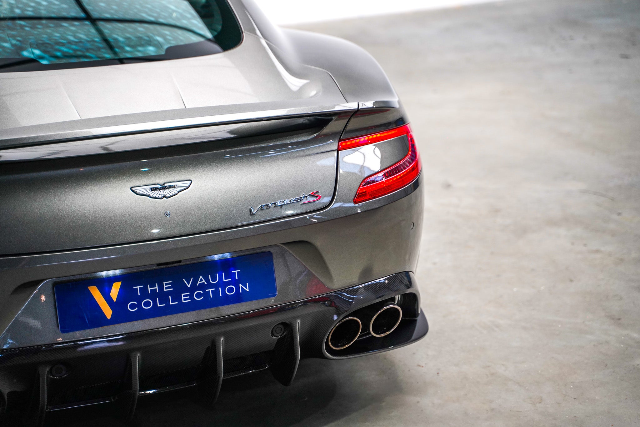 2017 Aston Martin V12 Vanquish S