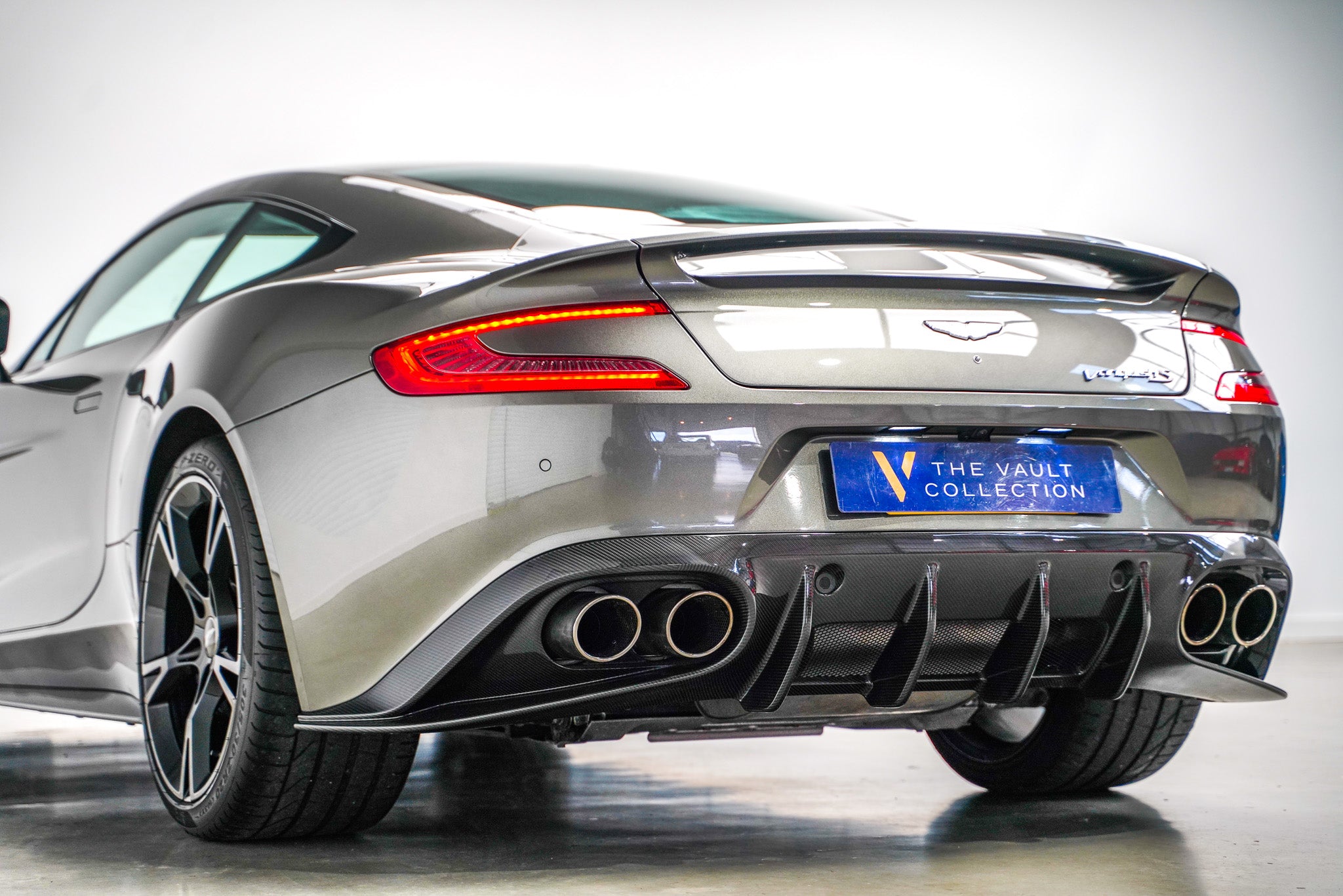 2017 Aston Martin V12 Vanquish S