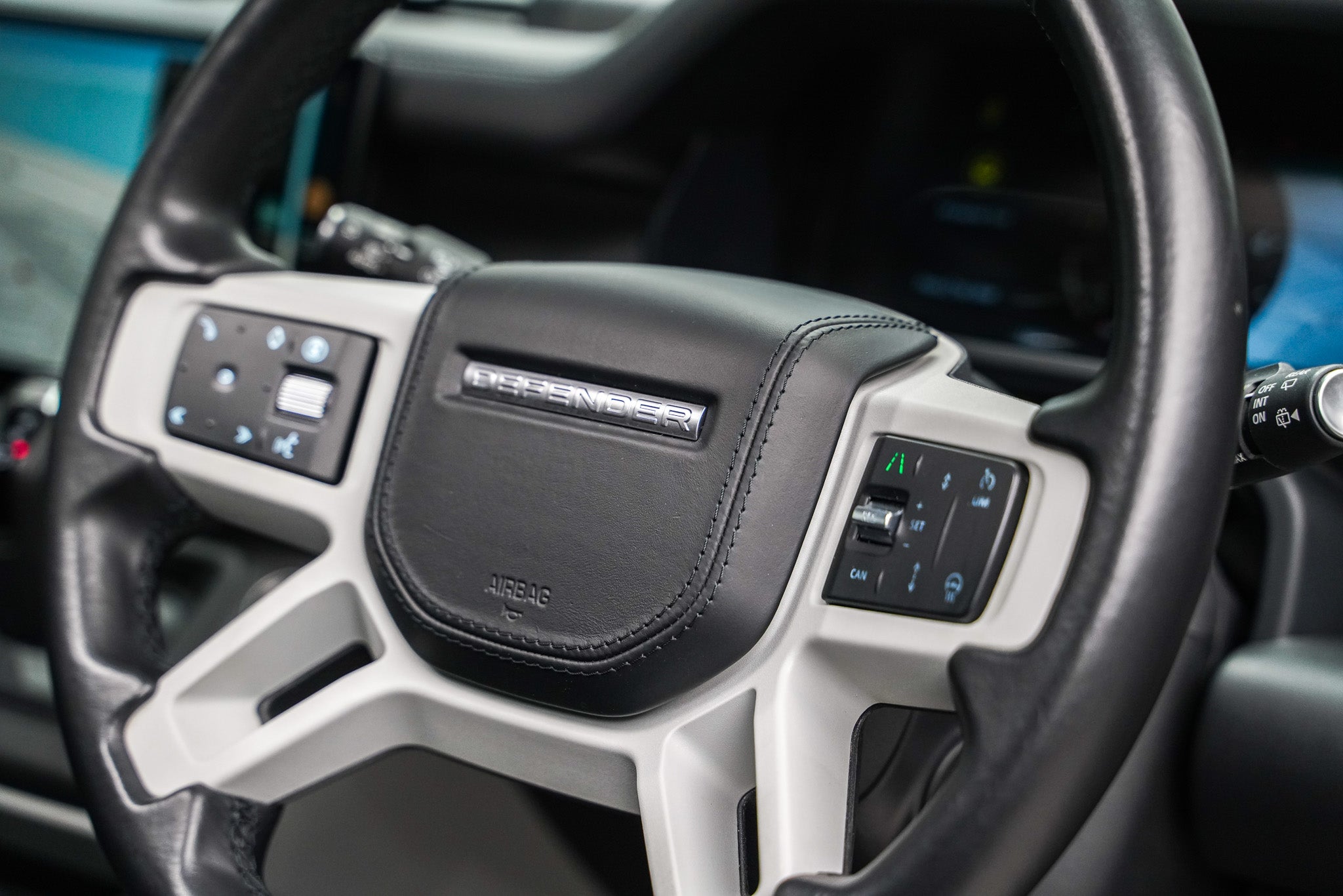 2023 Land Rover Defender 110 D300 X-Dynamic HSE