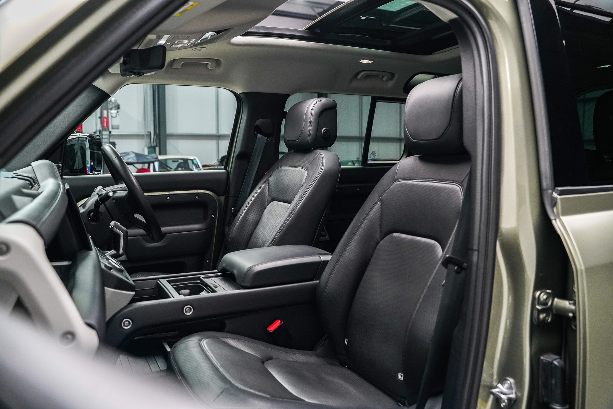 2023 Land Rover Defender 110 D300 X-Dynamic HSE