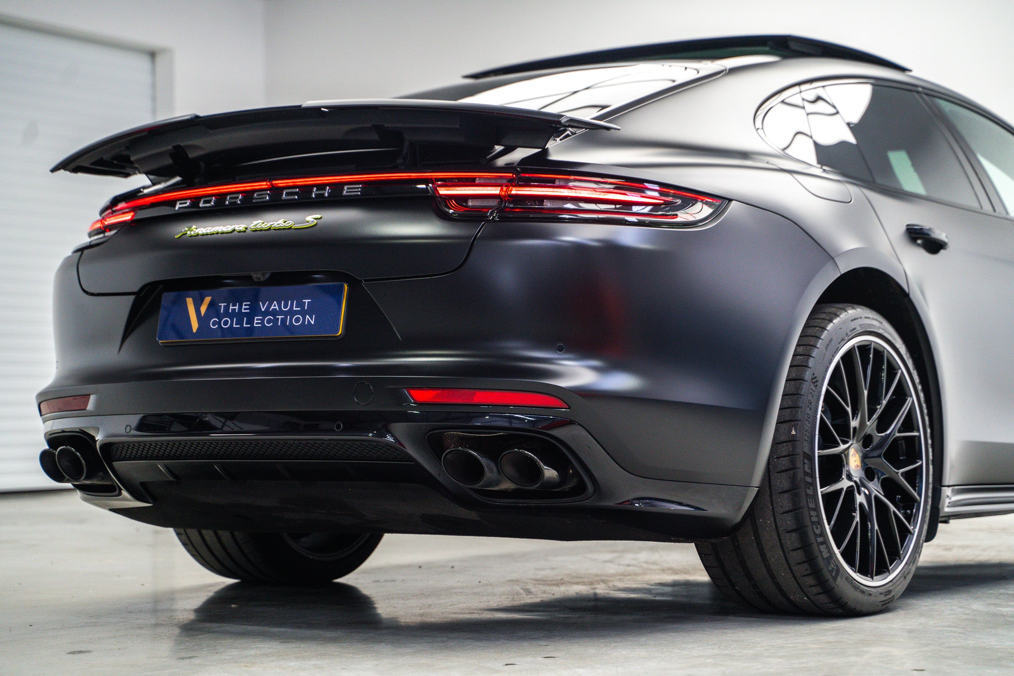 2018 Porsche Panamera Turbo S E-Hybrid